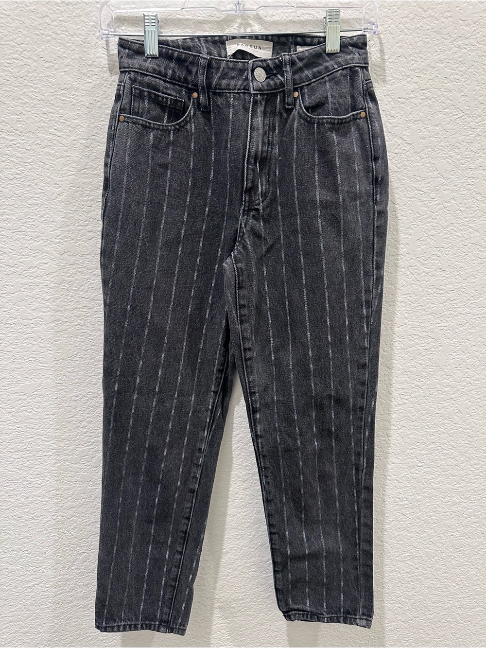 PacSun Women's Mom Jean Black Gray‎ Pinstripe High Rise Cropped Jeans Size 23